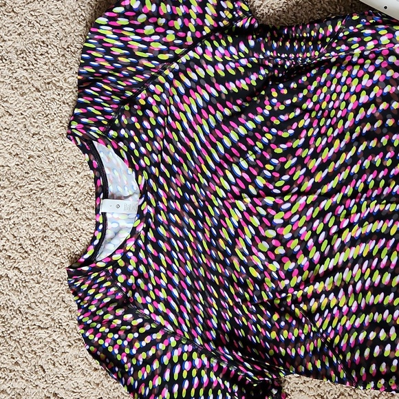 Lululemon Seawheeze High Neck UVP run top. Size 6. - Picture 2 of 8